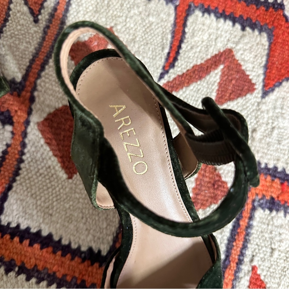 Arezzo Green Chunky Platform Velvet Heels sz 40 - Picture 3 of 6